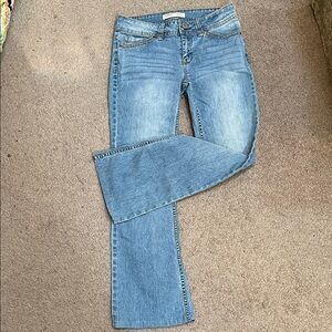 Classic Light Wash Women's Jeans - Blue